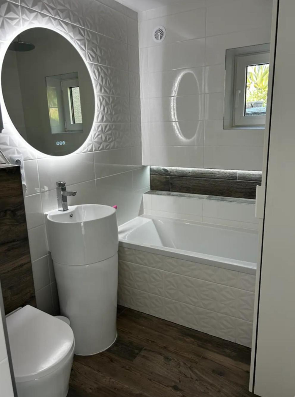 Belle Chambre Privee Avec Le Jardin Privatif Et Le Jacuzzi Кавалер-сюр-Мер Экстерьер фото
