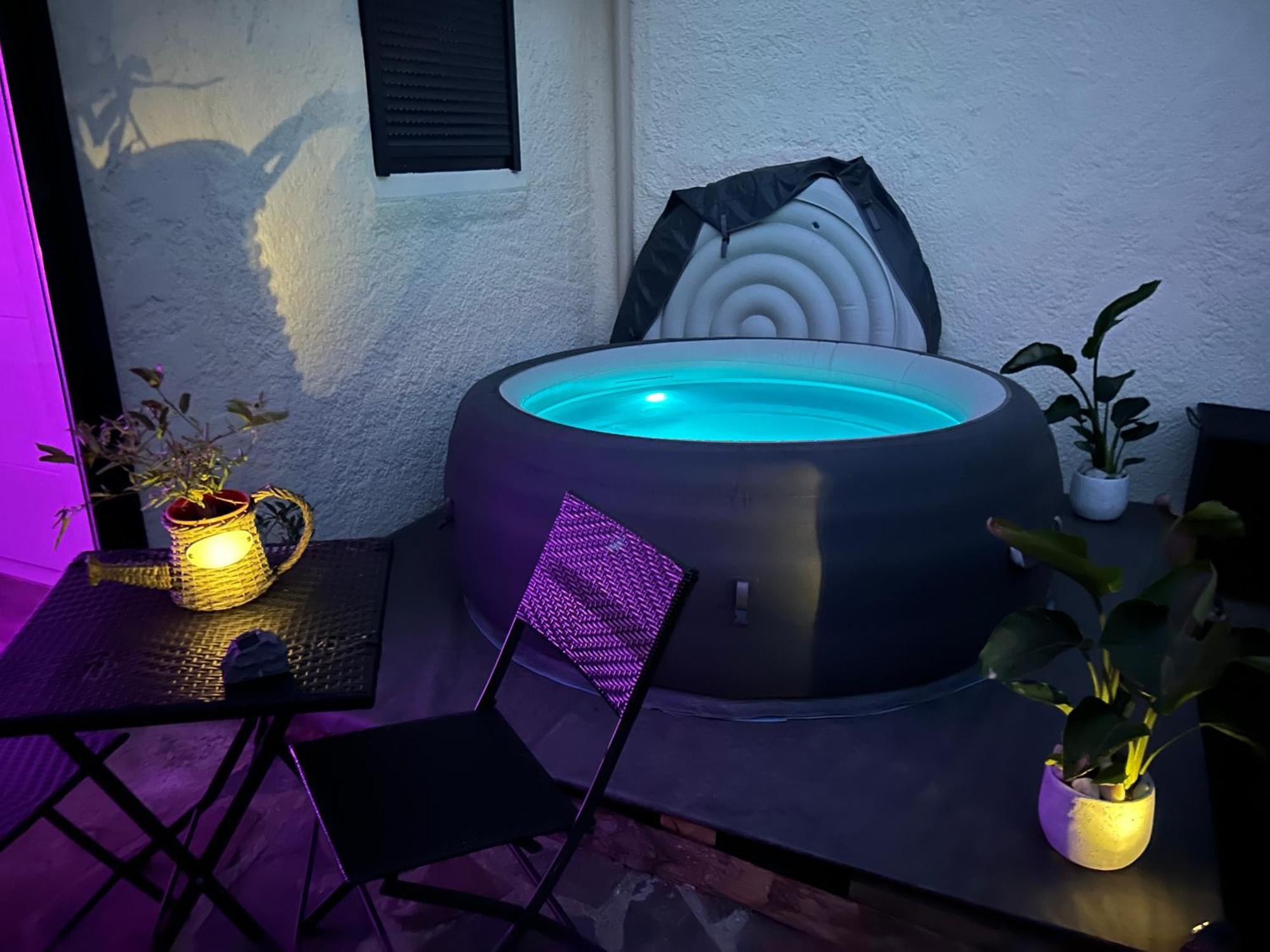 Belle Chambre Privee Avec Le Jardin Privatif Et Le Jacuzzi Кавалер-сюр-Мер Экстерьер фото