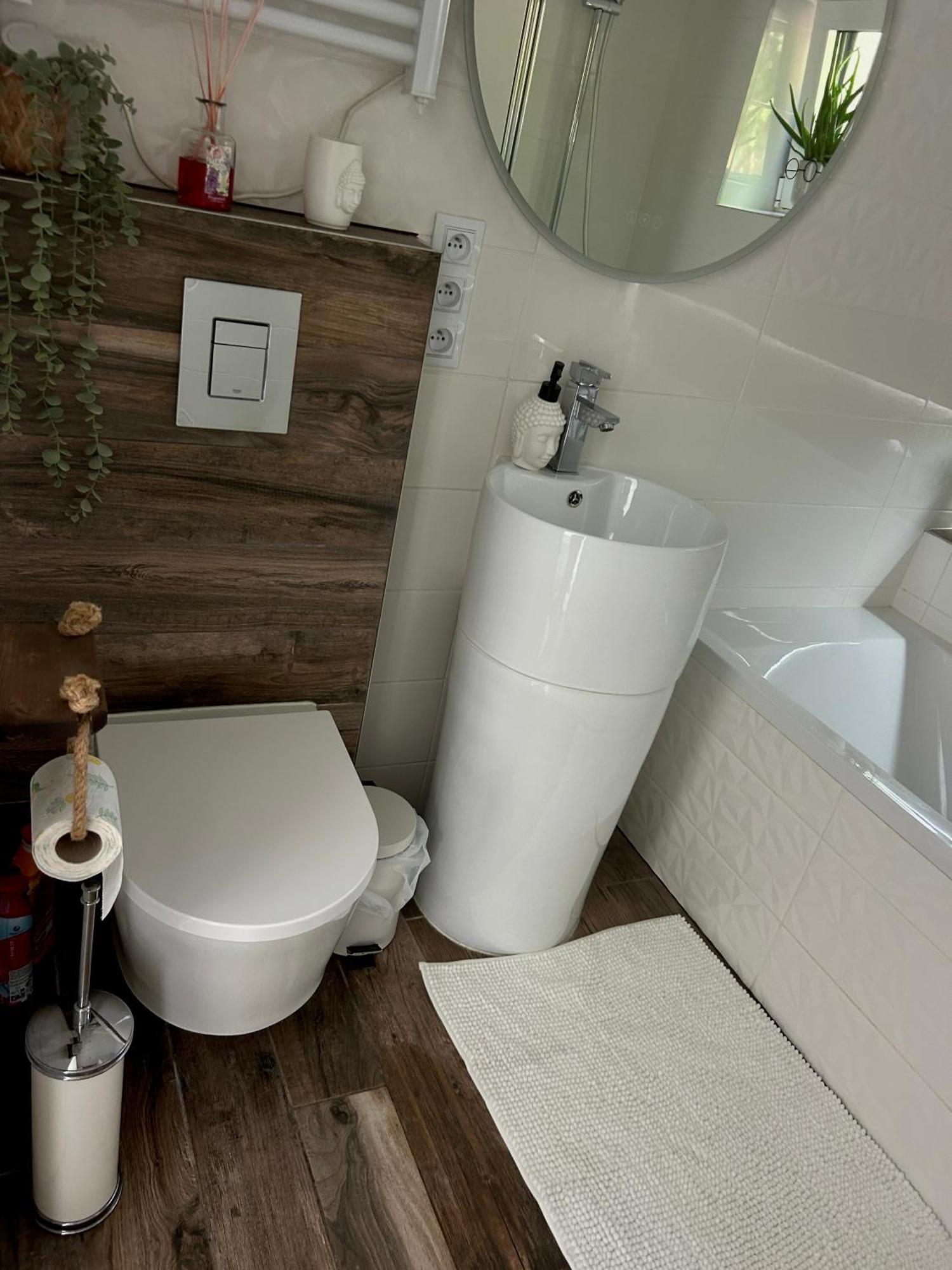 Belle Chambre Privee Avec Le Jardin Privatif Et Le Jacuzzi Кавалер-сюр-Мер Экстерьер фото